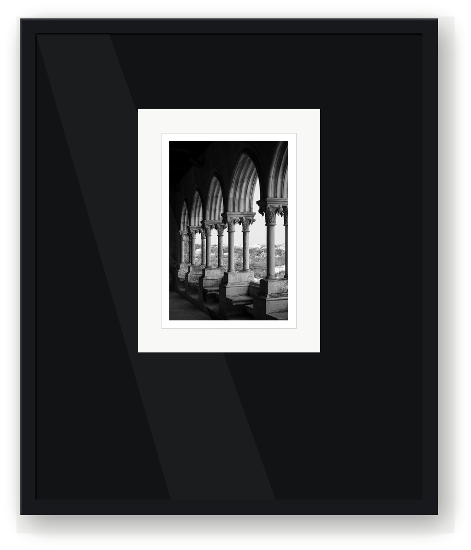 Quadro Tra Pietra e Luce, fotografia em preto e branco dos arcos do Castelo de Leiria